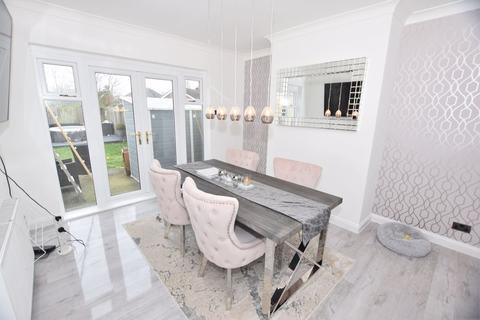 2 Briscoe Drive, Wirral, CH46 0TW