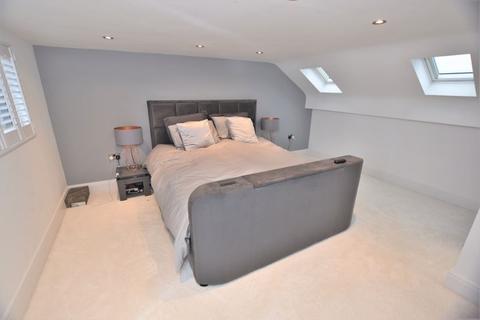 2 Briscoe Drive, Wirral, CH46 0TW
