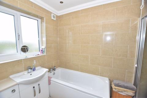 2 Briscoe Drive, Wirral, CH46 0TW