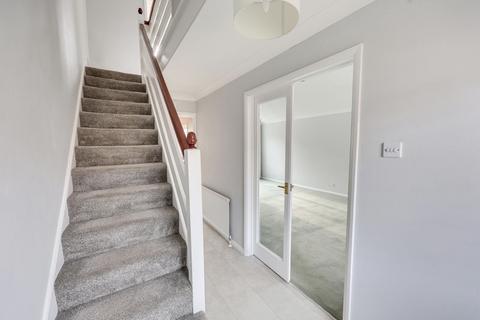3 bedroom terraced house to rent, Cloford Close, Trowbridge