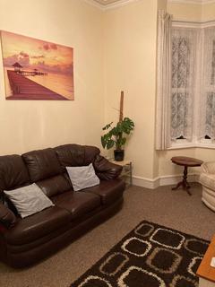 6 bedroom property to rent, Littlefield Lane, Grimsby