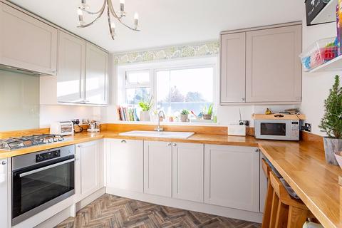 43 Warwick Gardens, Thames Ditton, KT7 0RB