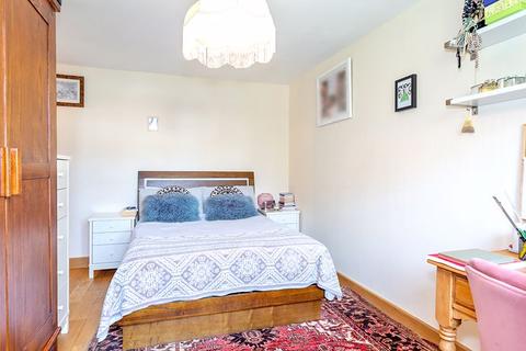 43 Warwick Gardens, Thames Ditton, KT7 0RB