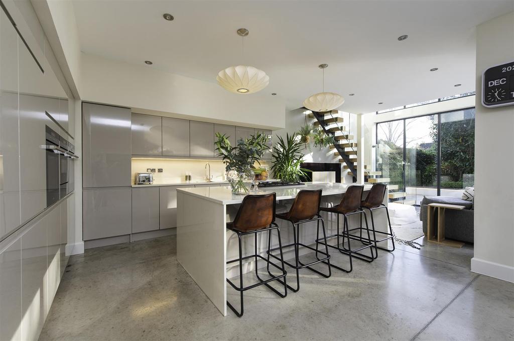 Dingle Road, Stourbridge 5 bed detached house £1,000,000