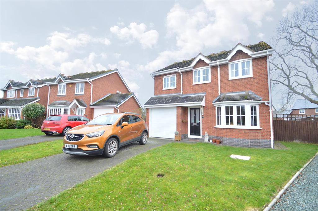 7 St. Marys Close, Knockin, Oswestry... 4 bed detached house £295,000