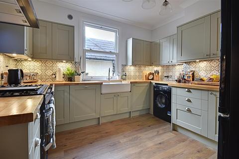 57a Manor Road, Bexhill-on-sea, TN40 1SN