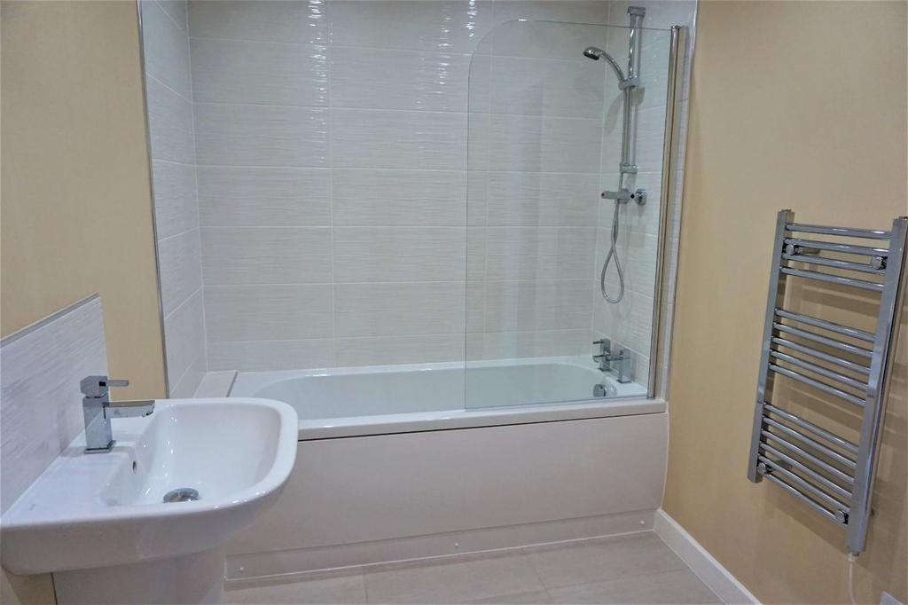 12 - Bathroom.JPG