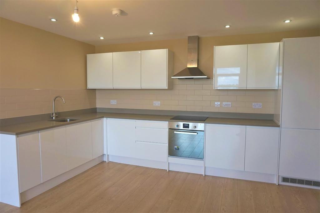 03 - Kitchen.JPG