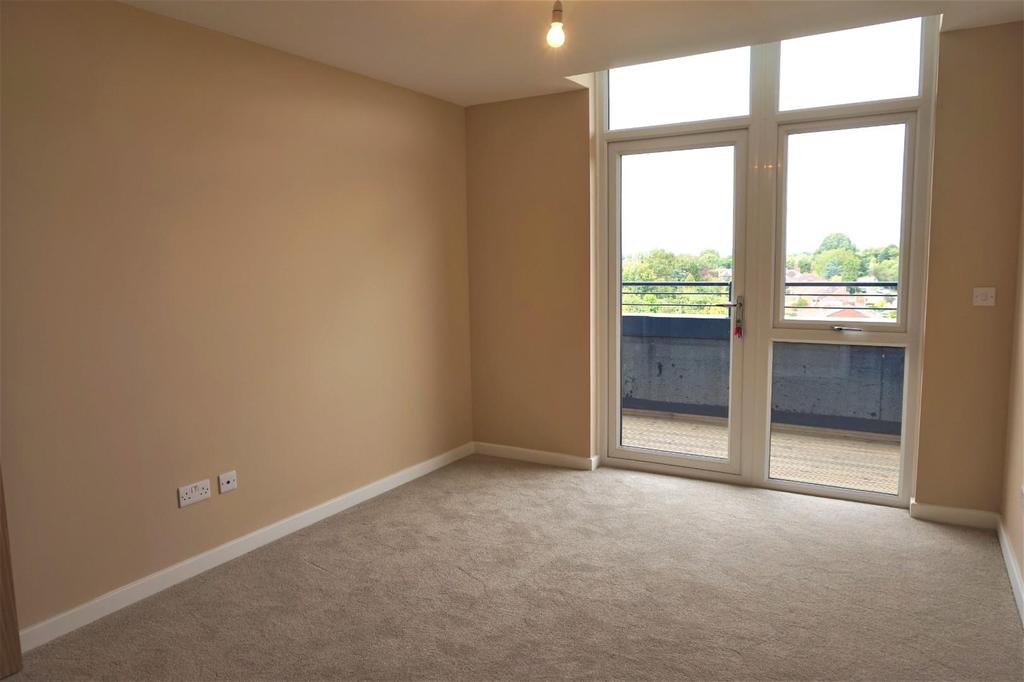 06 - Bed 2.JPG