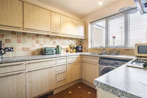 19 Barlow Road, Sheffield, S6 5HR