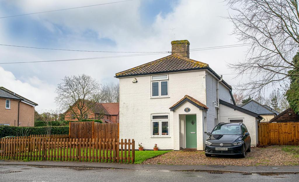 New Road, Elmswell 3 bed detached house - £310,000
