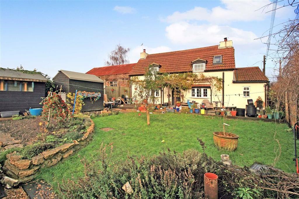 North Road, Gedney Hill 3 bed cottage £240,000