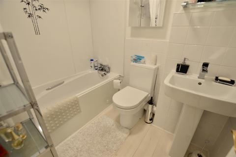 10 Caprice Close, Middleleaze, Swindon, SN5 5TB