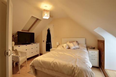 10 Caprice Close, Middleleaze, Swindon, SN5 5TB