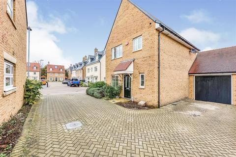 75 Claremont Crescent, Rayleigh, SS6 9GZ
