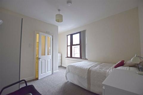 72 Henry Road, Gloucester, GL1 3DY