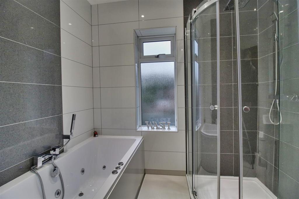 Luxury house bathroom