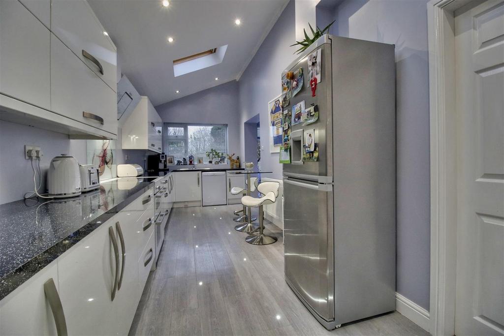 Dining kitchen