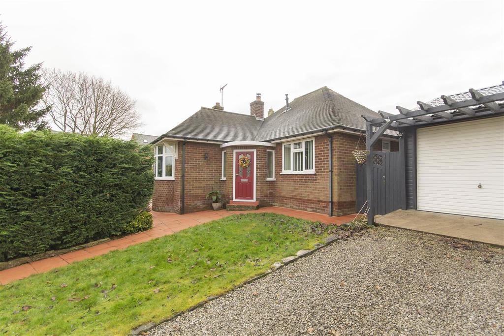 Draycott Road, North Wingfield, Chesterfield 3 bed detached bungalow £299,950