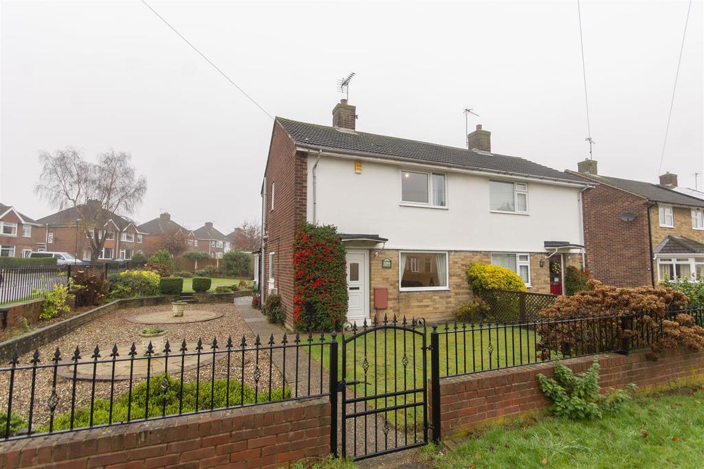 Manor Road, Brimington, Chesterfield 2 bed semidetached house £170,000