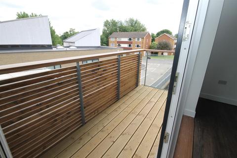 28 Baywillow Avenue, Carshalton, SM5 2AX