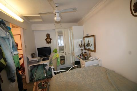 19 Kirkham Road, London, E6 5RY