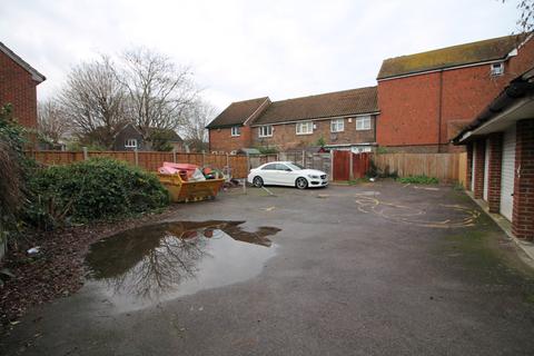 19 Kirkham Road, London, E6 5RY