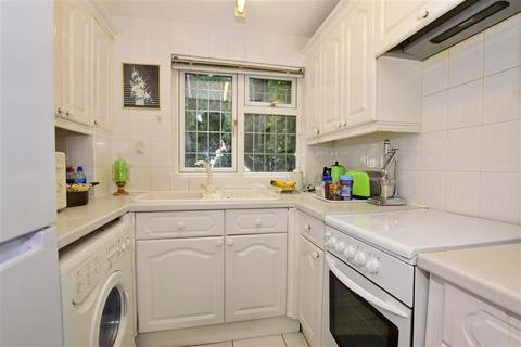 19 Kirkham Road, London, E6 5RY