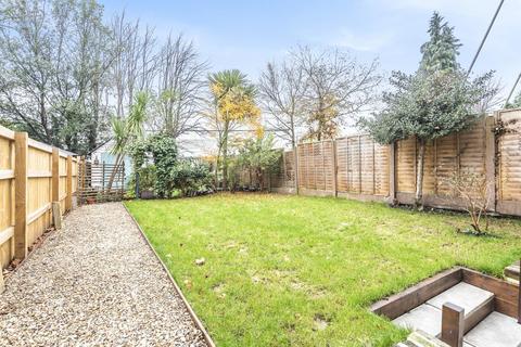 16b Drewstead Road, London, SW16 1AB