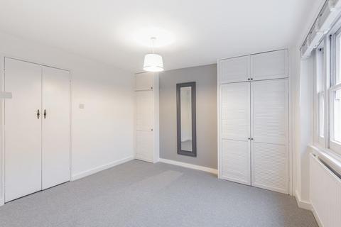16b Drewstead Road, London, SW16 1AB