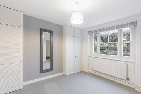 16b Drewstead Road, London, SW16 1AB