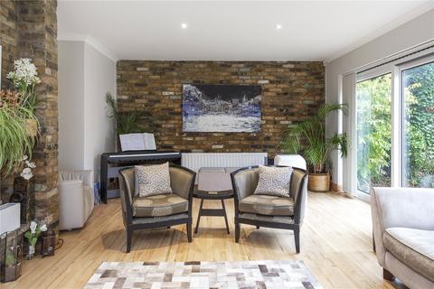 4 Corscombe Close, Kingston Upon Thames, KT2 7JS