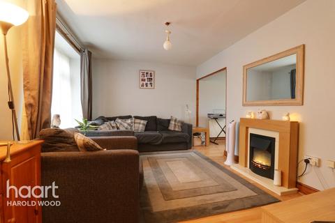 109 Montgomery Crescent, Romford, RM3 7UX