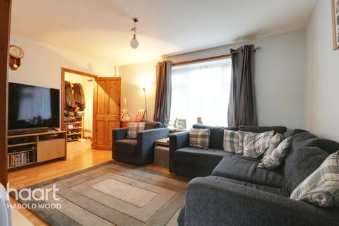109 Montgomery Crescent, Romford, RM3 7UX
