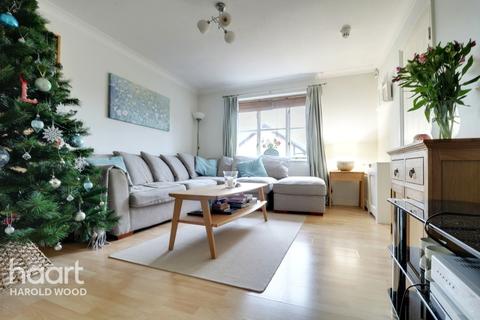 8 Messant Close, Harold Wood, Romford, RM3 0WP