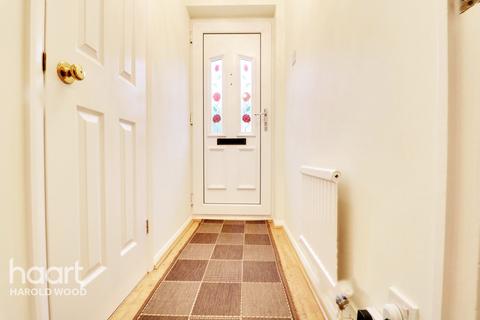 4 Joyes Close, Romford, RM3 9DF