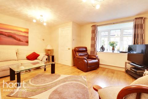 4 Joyes Close, Romford, RM3 9DF