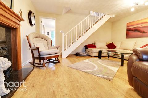 4 Joyes Close, Romford, RM3 9DF