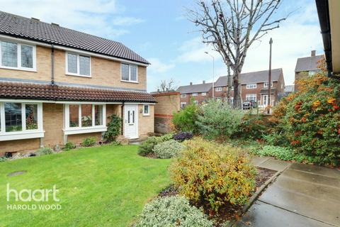 4 Joyes Close, Romford, RM3 9DF