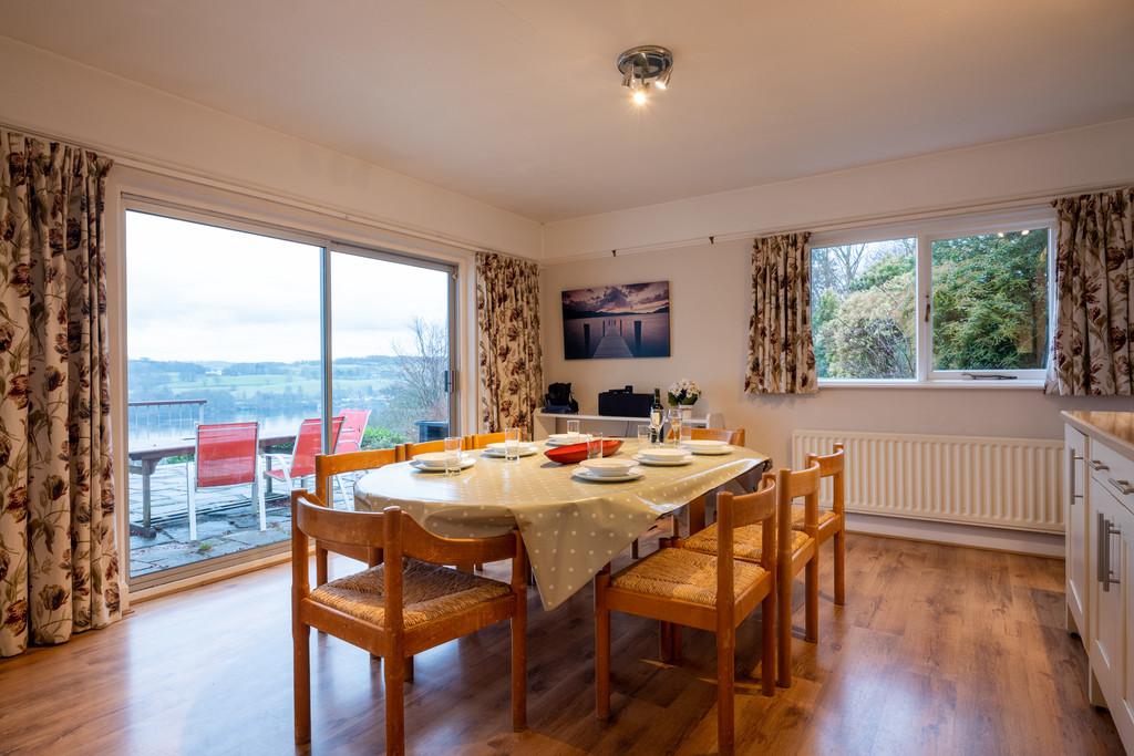 Family Kitchen / Dining Room