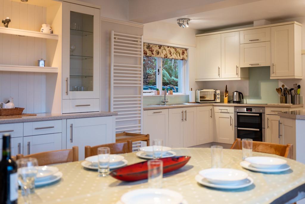 Family Kitchen / Dining Room