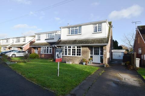 22 Manor Drive, Binbrook, Market Rasen, LN8 6BX