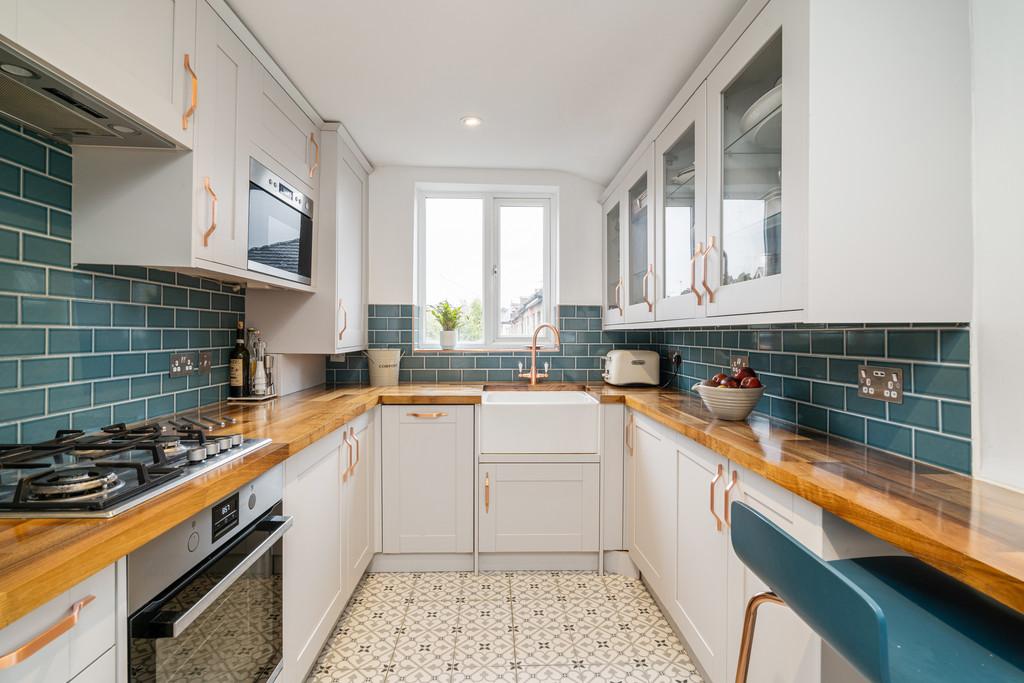 Lytton Road, Upper Leytonstone 2 bed apartment £1,600 pcm (£369 pw)