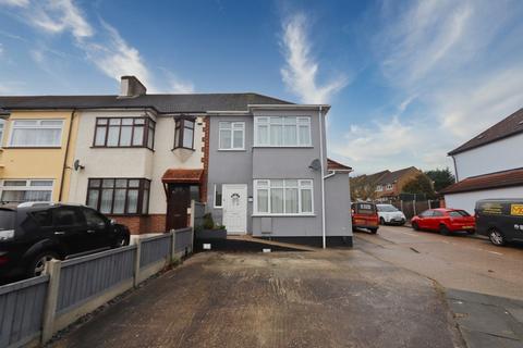343a Straight Road, Harold Hill, Romford, RM3 7JT