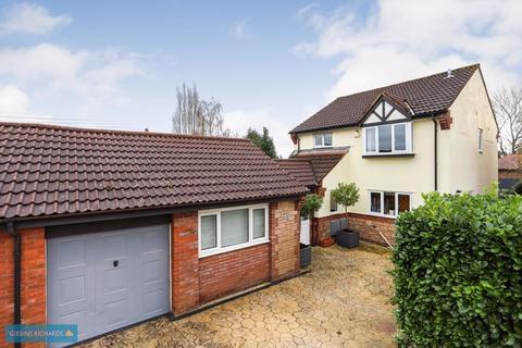 32 Millstream Gardens, Tonedale, Wellington, TA21 0AA