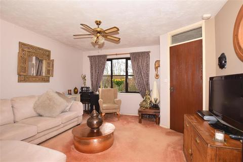 12 Harvel Avenue, Rochester, ME2 3JU