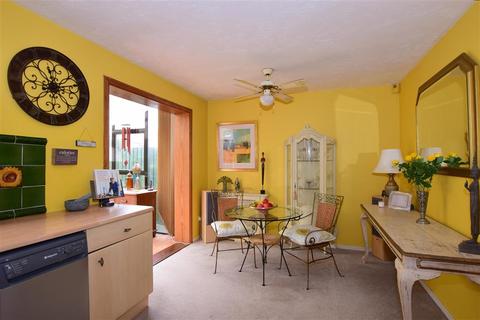 12 Harvel Avenue, Rochester, ME2 3JU