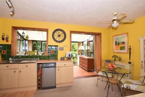12 Harvel Avenue, Rochester, ME2 3JU