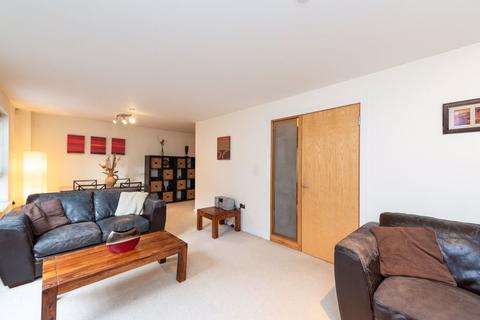 3 bedroom duplex for sale - Bakers Court, Chester
