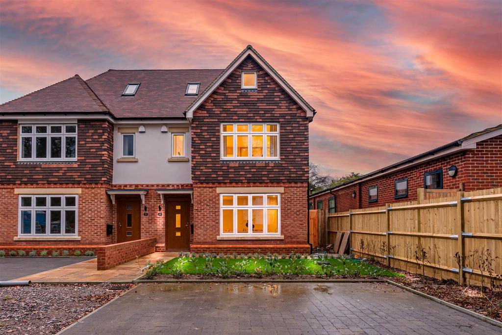 The Drive, Banstead 4 bed semidetached house £825,000